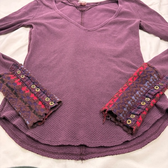 FREE PEOPLE Art School embroidered thermal waffle top v-neck S - Picture 3 of 13